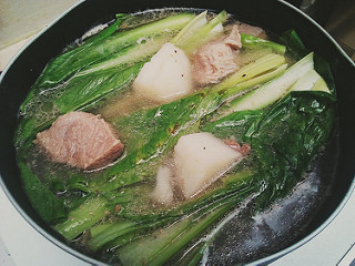 Quick Recipe: Filipino (low-cost) nilagang baboy