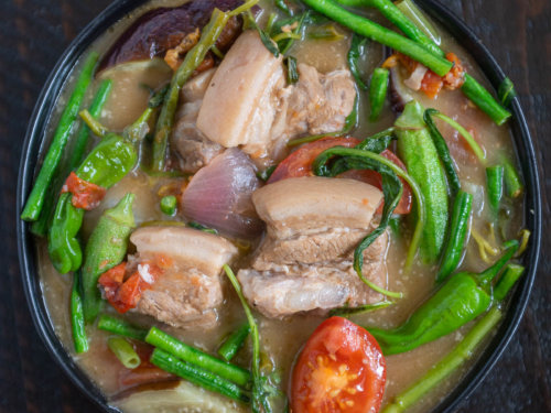 How to cook pork sinigang?
